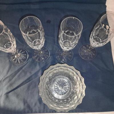 4 stemware wine glasses with 2 bowls