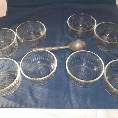 Eight Pyrex Clear 1 Cup 250ml / 1 Cup Glass Bowls with ice cream scoop