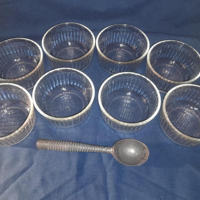 Eight Pyrex Clear 1 Cup 250ml / 1 Cup Glass Bowls with ice cream scoop
