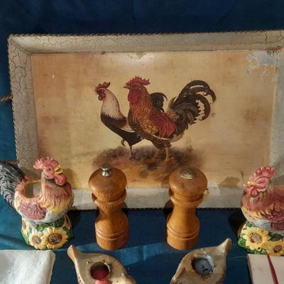 Kitchen rooster decor and kitchenware