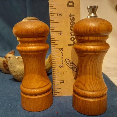 Kitchen rooster decor and kitchenware
