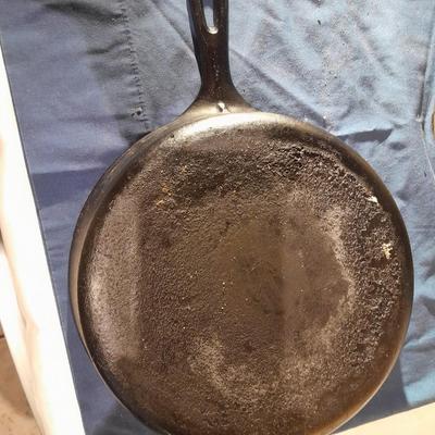 Unmarked Cast Iron skillet with lid