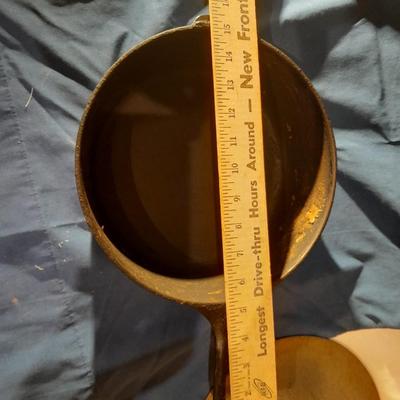 Unmarked Cast Iron skillet with lid