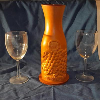 Clay One liter wine cooler with two stemmed glasses
