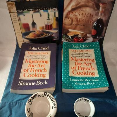 4 Cookbooks - French cooking - Mediterranean cooking with small bowls with French writing