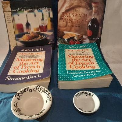 4 Cookbooks - French cooking - Mediterranean cooking with small bowls with French writing