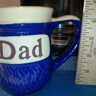 Black and decker coffee pot with Mugs