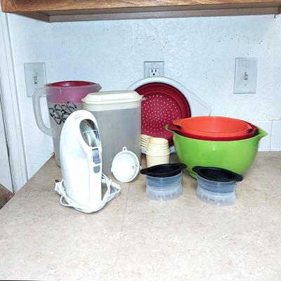 HAMILTON BEACH HAND MIXER -COLLAPSIBLE STRAINER-MIXING BOWLS AND MORE