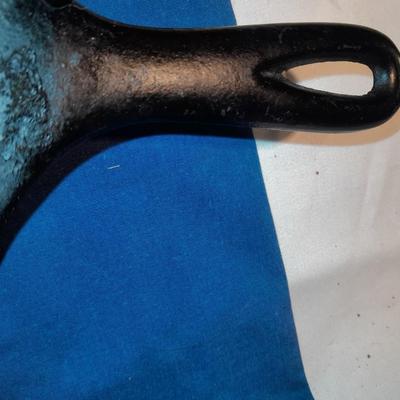 Vintage Wagner ware cast iron pan