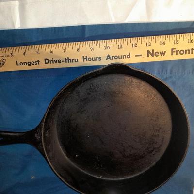 Vintage Wagner ware cast iron pan