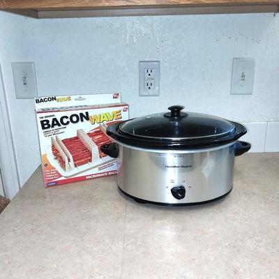 HAMILTON BEACH STAINLESS STEEL SLOW COOKER AND NIB BACON RACK