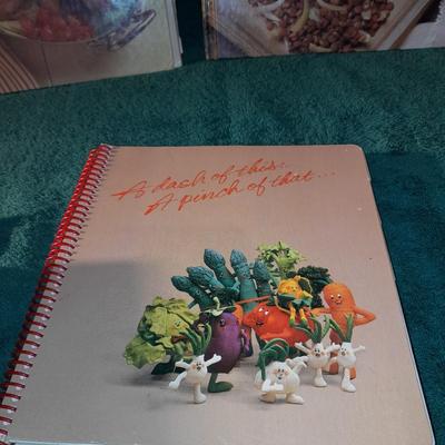 Cookbooks Fresh ways with poultry - lamb - Hungarian - Chinese - Around the world and others