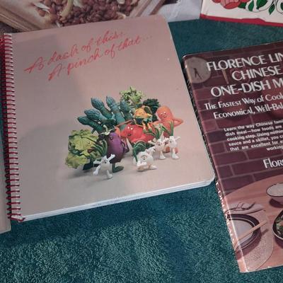 Cookbooks Fresh ways with poultry - lamb - Hungarian - Chinese - Around the world and others