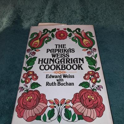 Cookbooks Fresh ways with poultry - lamb - Hungarian - Chinese - Around the world and others
