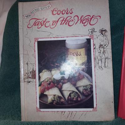 Drink books for the bar How to create cocktails! - Cocktails - Coors taste of the west- Deluxe Bartenders Guide