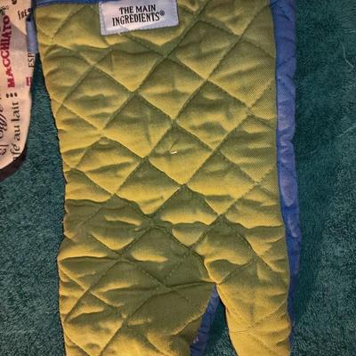 Kitchen towels, large bib and other Kitchen linens