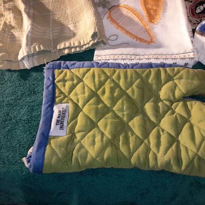 Kitchen towels, large bib and other Kitchen linens