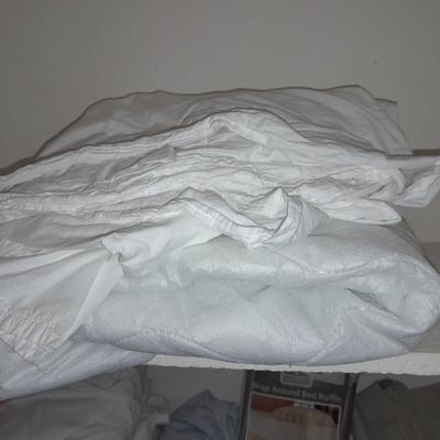 Bed sheets pillow cases mixed sizes