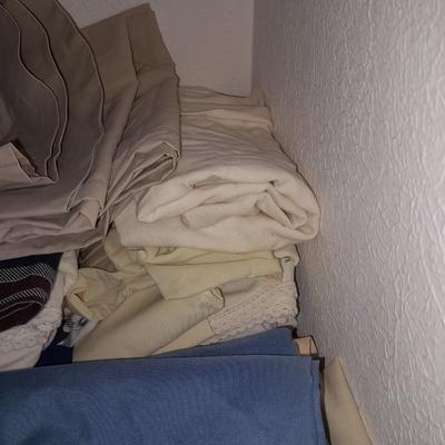 Bed sheets pillow cases mixed sizes