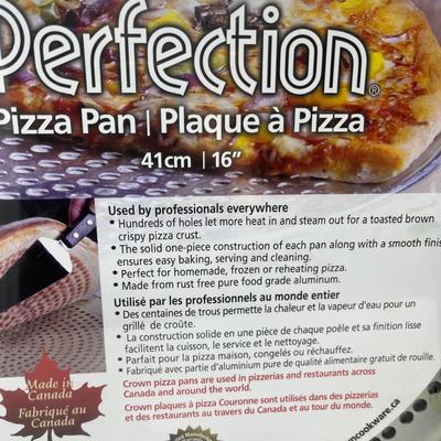 Mandoline slicer, set of pizza pans