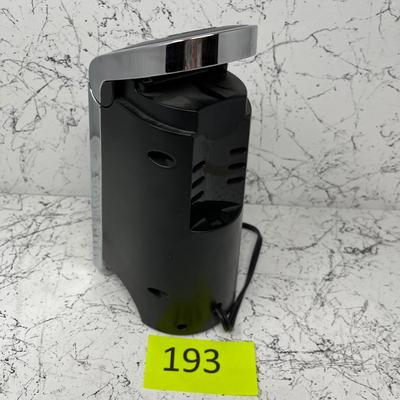 Electric can opener