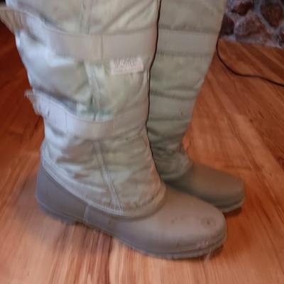 Women's Asolo Shoe's Size 6.5 with Sorel Boots Size 7 - 7.5