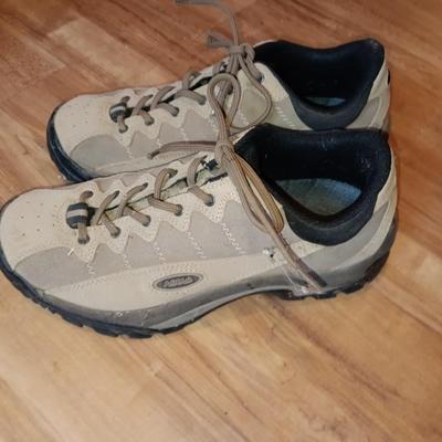 Women's Asolo Shoe's Size 6.5 with Sorel Boots Size 7 - 7.5