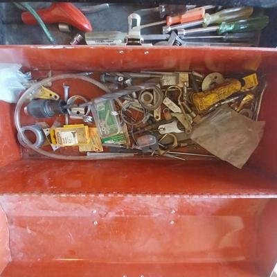 METAL PORTABLE TOOLBOX WITH CONTENTS INCLUDED