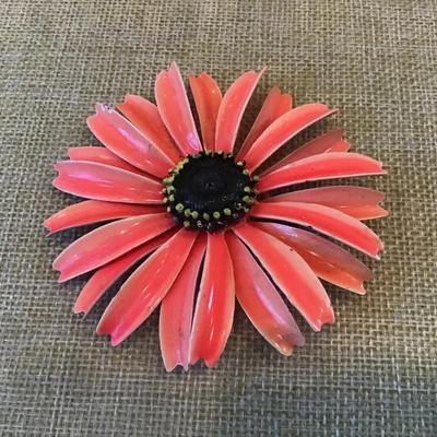 Vintage Metal Flower Pin