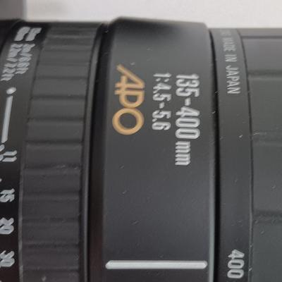 Sigma 135-400mm 1:45-5.6 APO Lens for Canon EF Cameras With case