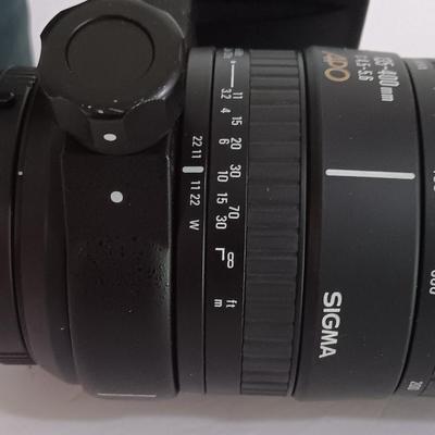 Sigma 135-400mm 1:45-5.6 APO Lens for Canon EF Cameras With case