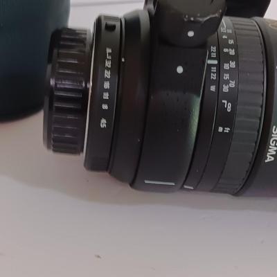 Sigma 135-400mm 1:45-5.6 APO Lens for Canon EF Cameras With case