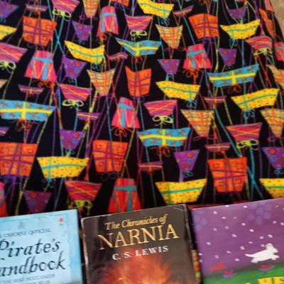 Kids - snuggle up and read a book! Children's books with Throw blanket