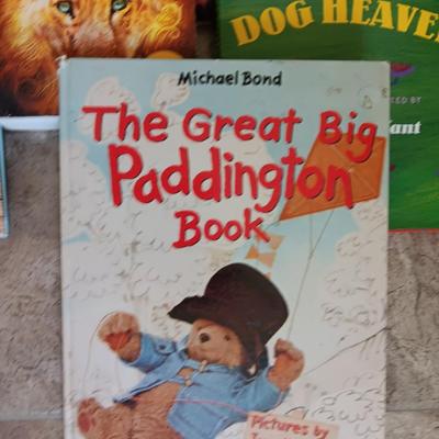 Kids - snuggle up and read a book! Children's books with Throw blanket
