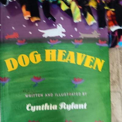 Kids - snuggle up and read a book! Children's books with Throw blanket