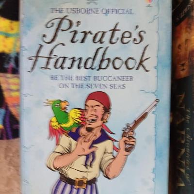 Kids - snuggle up and read a book! Children's books with Throw blanket