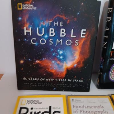 National Geographic books - Hubble cosmos- The brain - Birds - and Photography lessons on disc