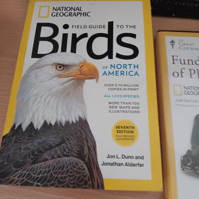 National Geographic books - Hubble cosmos- The brain - Birds - and Photography lessons on disc