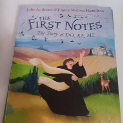 Books to read with Grandma, Willow tree Grandmother trinket box, and Grandkids gather here sign