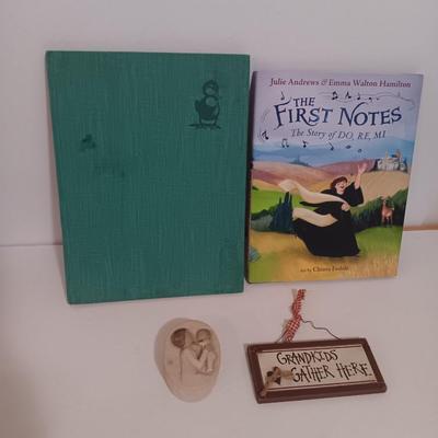 Books to read with Grandma, Willow tree Grandmother trinket box, and Grandkids gather here sign