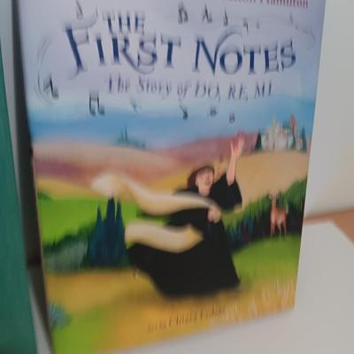 Books to read with Grandma, Willow tree Grandmother trinket box, and Grandkids gather here sign