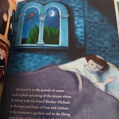 Books to read with Grandma, Willow tree Grandmother trinket box, and Grandkids gather here sign