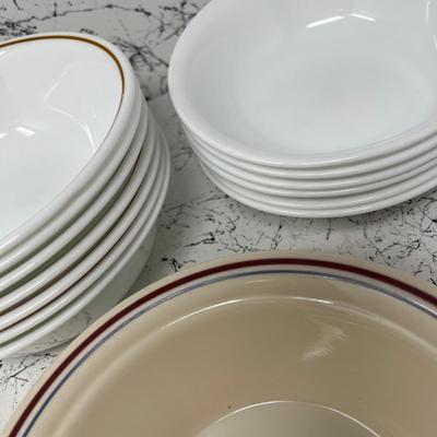 Variety of Corelle cereal & fruit bowls