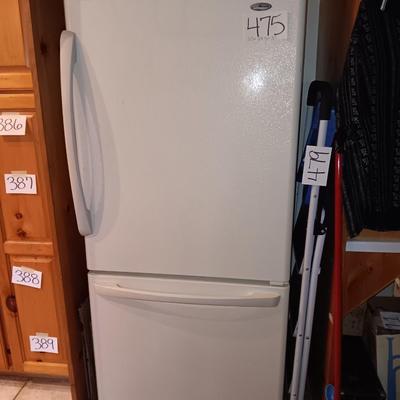 Working Amana Refrigerator with bottom freezer