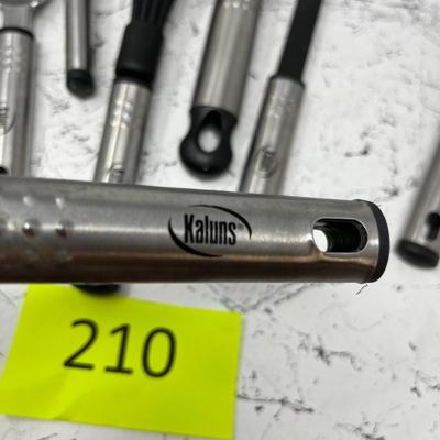 Kitchen cooking utensils