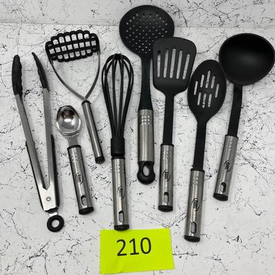 Kitchen cooking utensils