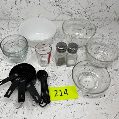 Kitchen measuring & bowls