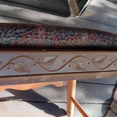 Dining room table with 4 chairs and 2 captain chairs and 22" leaf