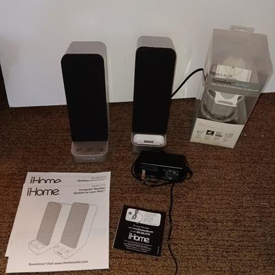 I home speaker charging system and a ipod tunedok