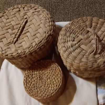 Vintage embroidered table linens - with nesting baskets Butterfly is very beautiful!